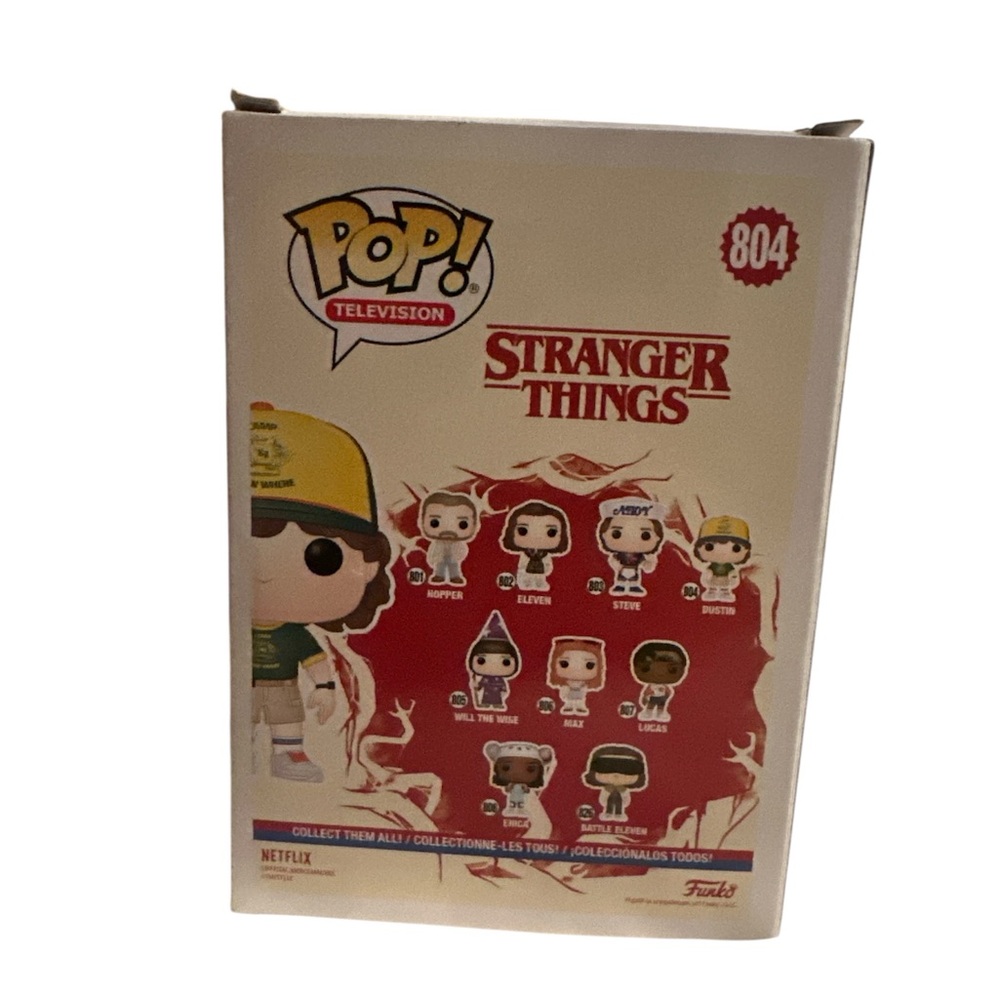 Funko Pop Stranger Things 804 Dustin in Yellow and Green - Picture 3 of 4